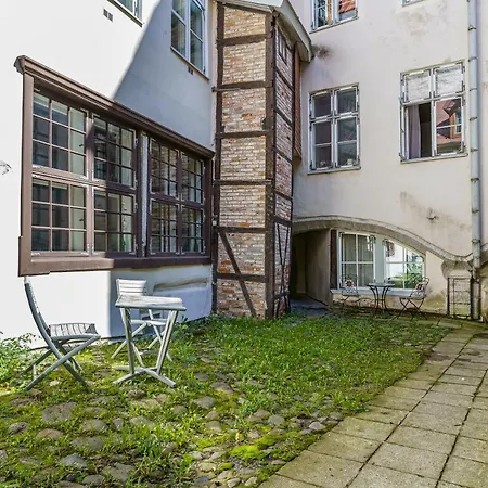 Rataskaevu 14 * Tallinn